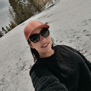 Meet your Posher, Daniela